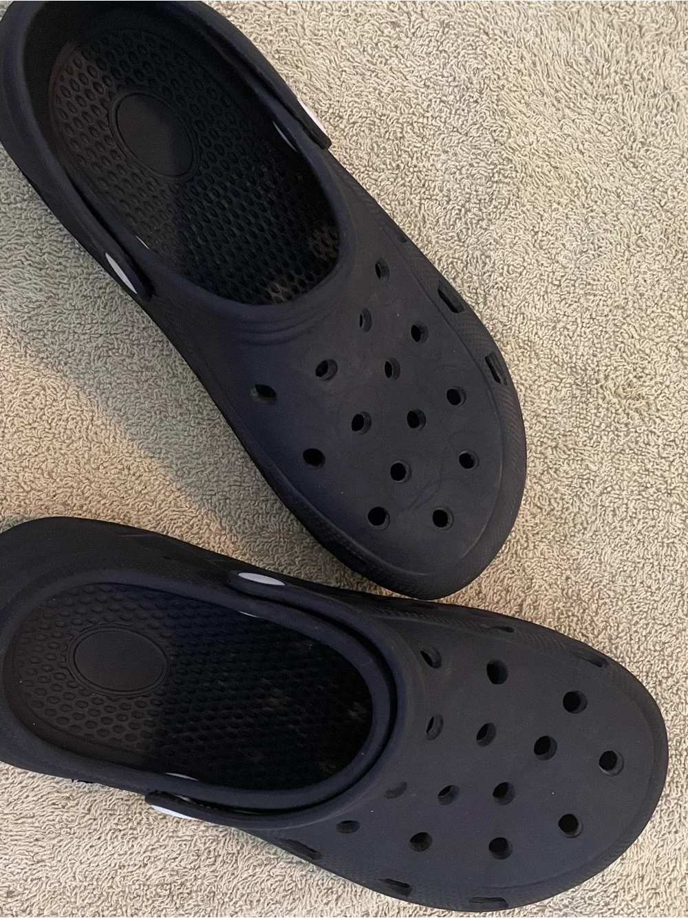 Youth Black Slip On Water and easy everyday shoes for kids. 2.5 youth size